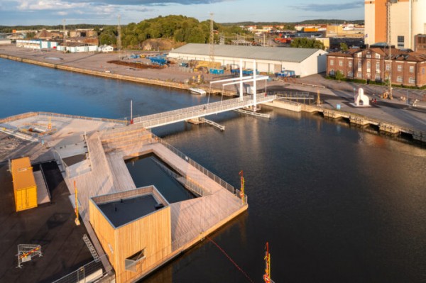 Inventive Finnish company makes construction ideas float