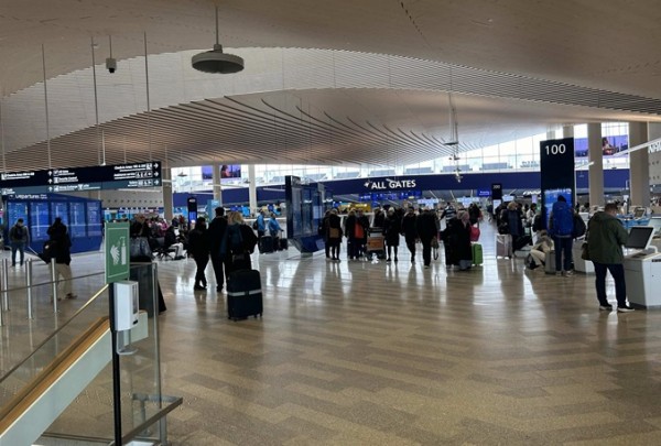 More passengers travel through Finnish airports in April More passengers travel through Finnish airports in April