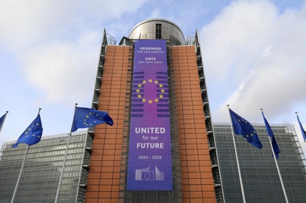 EU ministers approve creation of €150b arms fund EU ministers approve creation of €150b arms fund