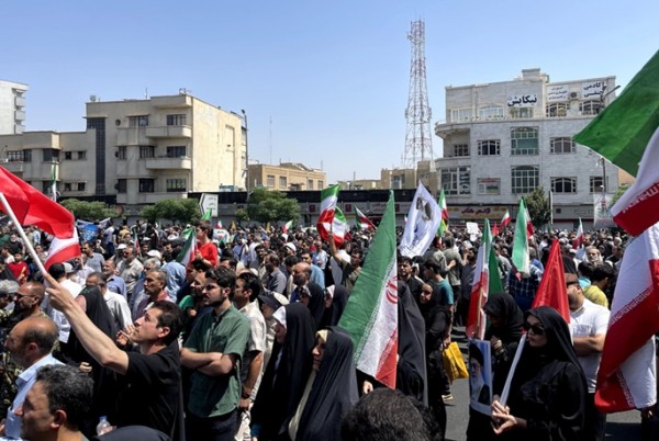 Tehran says ´reserves all options´ to retaliate against US attacks Tehran says ´reserves all options´ to retaliate against US attacks