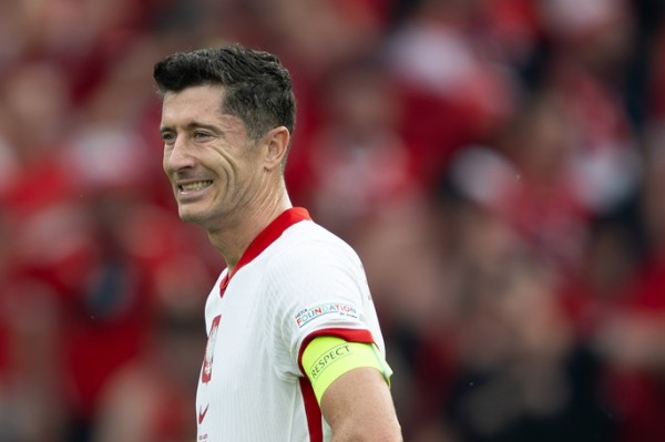 Lewandowski quits Poland national team amid rift with coach Lewandowski quits Poland national team amid rift with coach