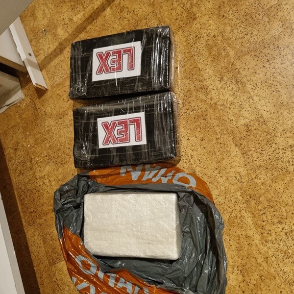 Organized gang smuggles huge drugs, counterfeit notes, 5 held