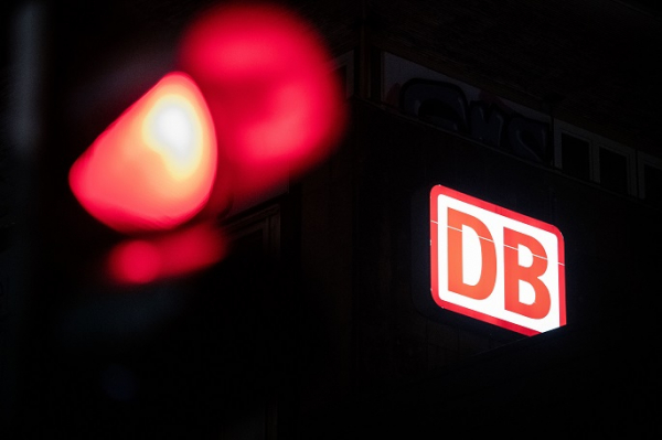 3 dead, several injured in train derailment in Germany 3 dead, several injured in train derailment in Germany