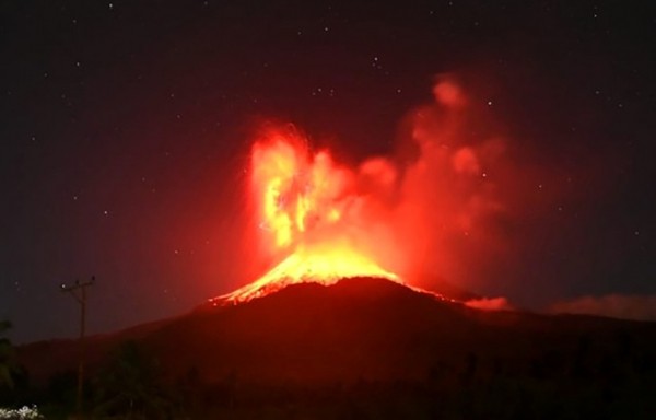 Lewotobi Laki-laki erupts again in Indonesia, spewing ash up to 18 km Lewotobi Laki-laki erupts again in Indonesia, spewing ash up to 18 km