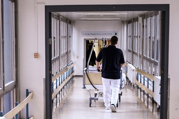 Eating disorder hospitalizations among girls in Germany rise sharply Eating disorder hospitalizations among girls in Germany rise sharply