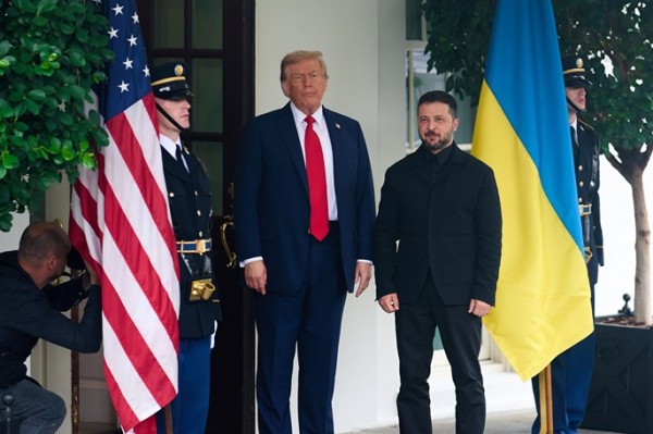 Trump orders team to work on security guarantees for peace in Ukraine Trump orders team to work on security guarantees for peace in Ukraine
