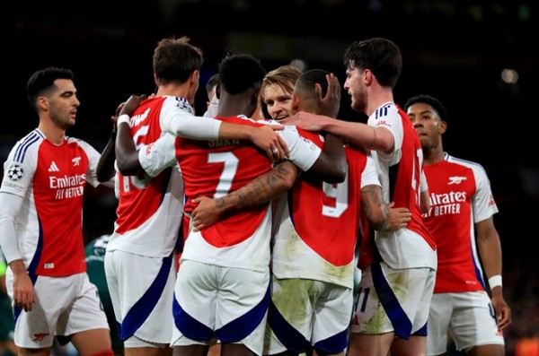 Calafiori header helps Arsenal claim win at Old Trafford Calafiori header helps Arsenal claim win at Old Trafford