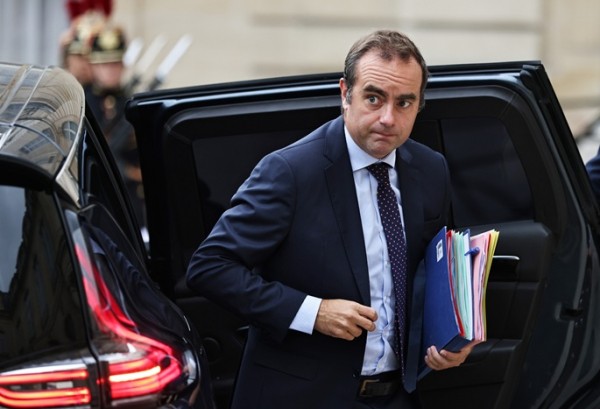 Macron nominates Sebastien Lecornu as new French PM Macron nominates Sebastien Lecornu as new French PM