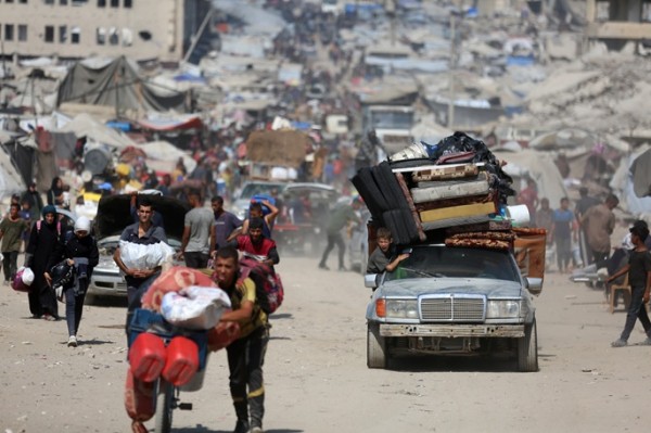 Civilians flee Gaza attacks by all means possible: UN Civilians flee Gaza attacks by all means possible: UN