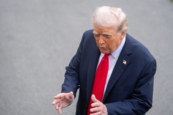 Trump lands in Britain for state visit amid protests Trump lands in Britain for state visit amid protests