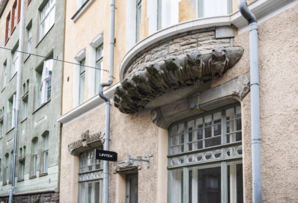 Heads up for Helsinki’s urban overstory: Lions and gargoyles and bears, oh my! Heads up for Helsinki’s urban overstory: Lions and gargoyles and bears, oh my!