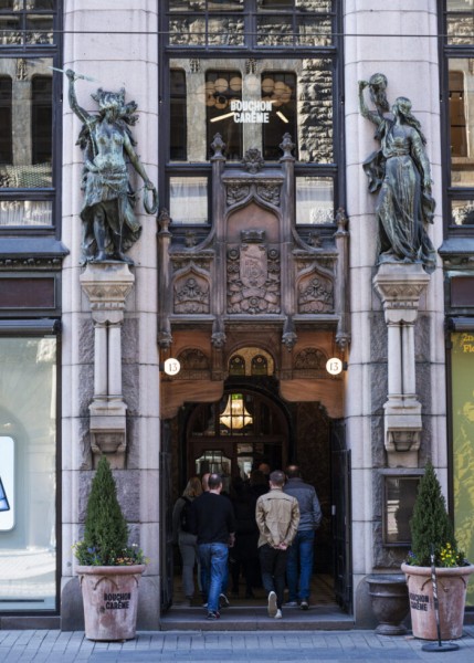 Heads up for Helsinki’s urban overstory: Lions and gargoyles and bears, oh my! Heads up for Helsinki’s urban overstory: Lions and gargoyles and bears, oh my!