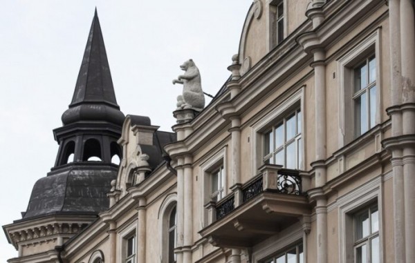 Heads up for Helsinki’s urban overstory: Lions and gargoyles and bears, oh my! Heads up for Helsinki’s urban overstory: Lions and gargoyles and bears, oh my!