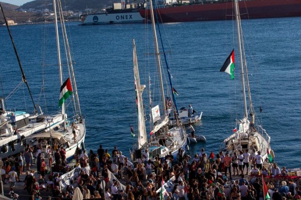 Israeli navy intercepts Gaza-bound aid flotilla Israeli navy intercepts Gaza-bound aid flotilla