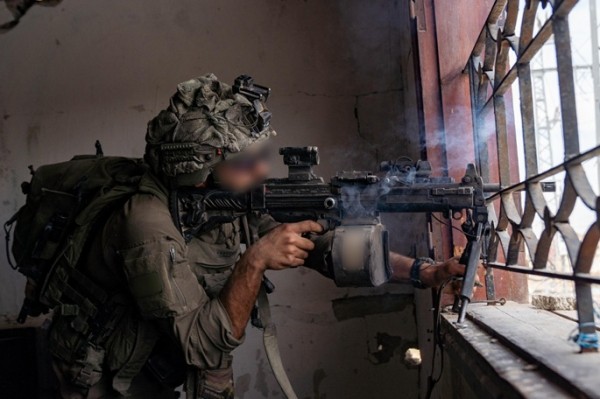 Israeli army opens fire on Palestinians in Gaza, 6 killed Israeli army opens fire on Palestinians in Gaza, 6 killed