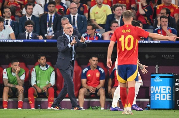Spain coach De la Fuente rules out conflict with Flick Spain coach De la Fuente rules out conflict with Flick