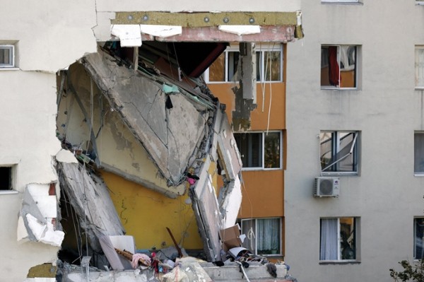3 killed in apartment block explosion in Bucharest 3 killed in apartment block explosion in Bucharest