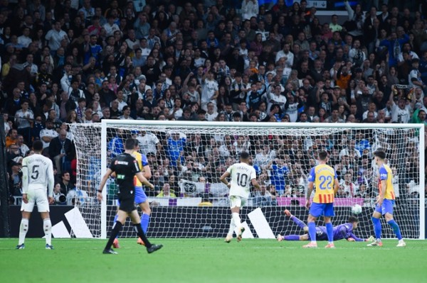 Real cruise past Valencia, Villarreal notch easy win in La Liga Real cruise past Valencia, Villarreal notch easy win in La Liga