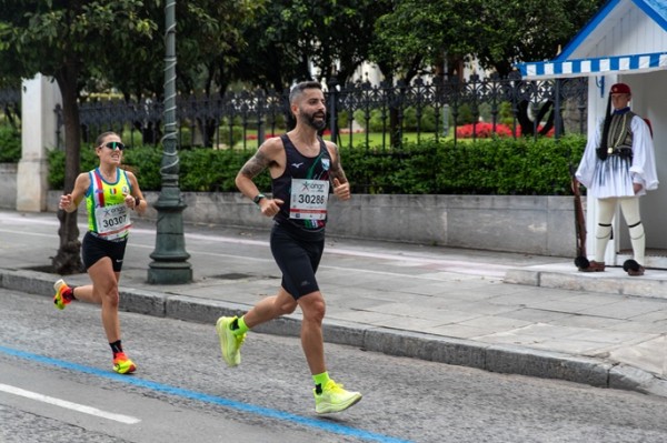 Host runner Karaiskos wins 42nd Athens Marathon Host runner Karaiskos wins 42nd Athens Marathon