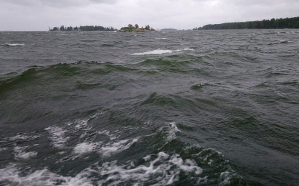Strong wind forecast as low pressure over sea intensifies Strong wind forecast as low pressure over sea intensifies