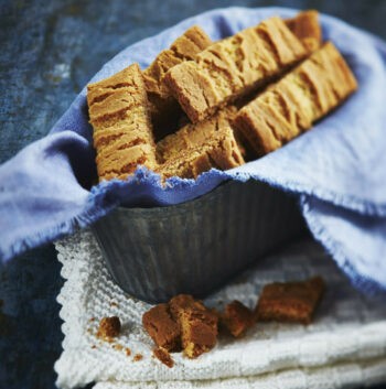 Baking batches of biscuits: A Finnish collection of cookie recipes Baking batches of biscuits: A Finnish collection of cookie recipes