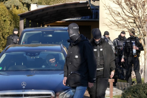 Germany arrests 2 over links to pro-Russian separatists in Ukraine Germany arrests 2 over links to pro-Russian separatists in Ukraine
