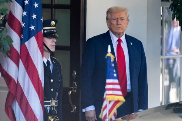Trump says countries doing business with Iran face 25% tariff Trump says countries doing business with Iran face 25% tariff