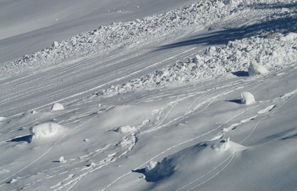 8 killed in avalanches in western Austria 8 killed in avalanches in western Austria