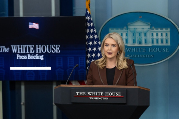 Trump keeps ´all options´ on table concerning Iran: White House Trump keeps ´all options´ on table concerning Iran: White House