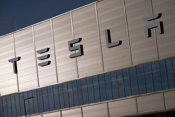 Tesla plans to expand production at German car plant Tesla plans to expand production at German car plant