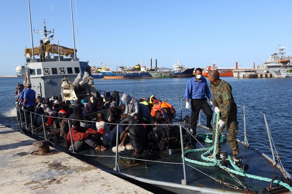 7 killed, 96 rescued after migrant boat capsizes off The Gambia 7 killed, 96 rescued after migrant boat capsizes off The Gambia