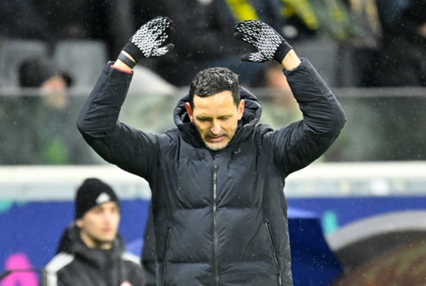 Eintracht Frankfurt sack coach Toppmoller Eintracht Frankfurt sack coach Toppmoller