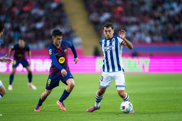 Real Sociedad beat Barcelona as La Liga title race tightens Real Sociedad beat Barcelona as La Liga title race tightens