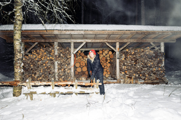 Polar-night hike: A winter walk in the northern Finnish woods Polar-night hike: A winter walk in the northern Finnish woods