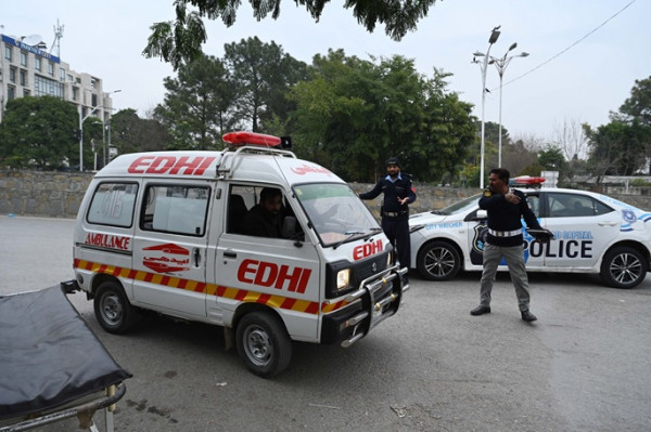 31 killed, 170 injured in Pakistan mosque blast 31 killed, 170 injured in Pakistan mosque blast