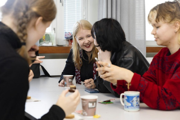 Helsinki to start English-language track at upper secondary level Helsinki to start English-language track at upper secondary level