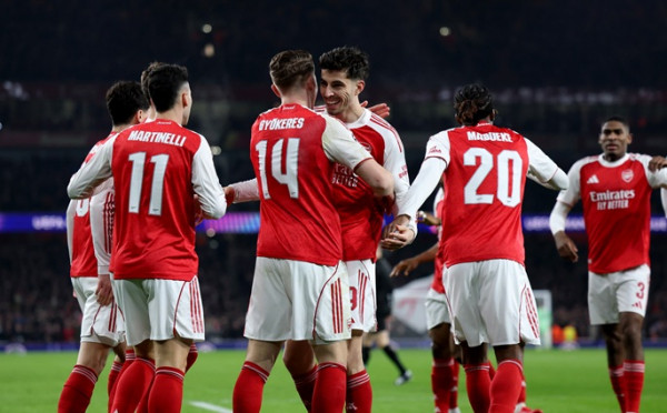 Arsenal 9 points clear in Premier League after beating Sunderland Arsenal 9 points clear in Premier League after beating Sunderland