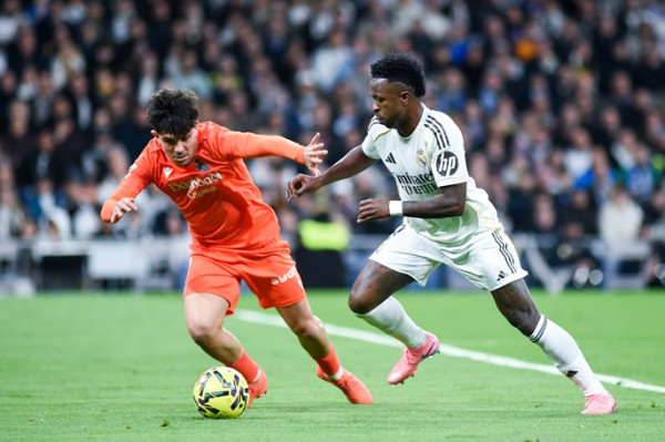2 Vinicius penalties help Real Madrid go top in La Liga 2 Vinicius penalties help Real Madrid go top in La Liga