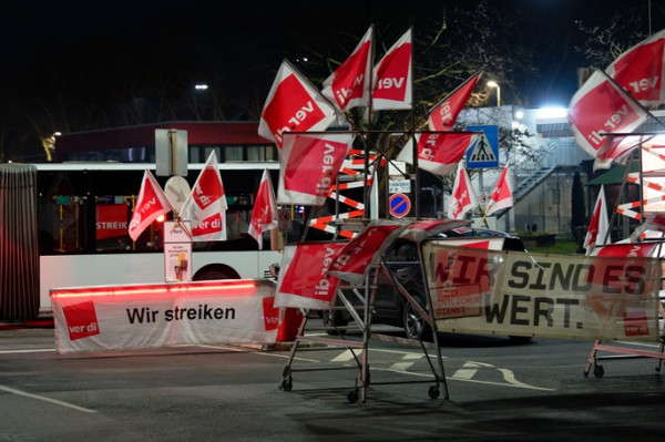 Public transport grinds to a halt in Germany amid nationwide strikes Public transport grinds to a halt in Germany amid nationwide strikes