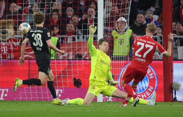 Bayern cruise past Monchengladbach despite heavy rotation Bayern cruise past Monchengladbach despite heavy rotation