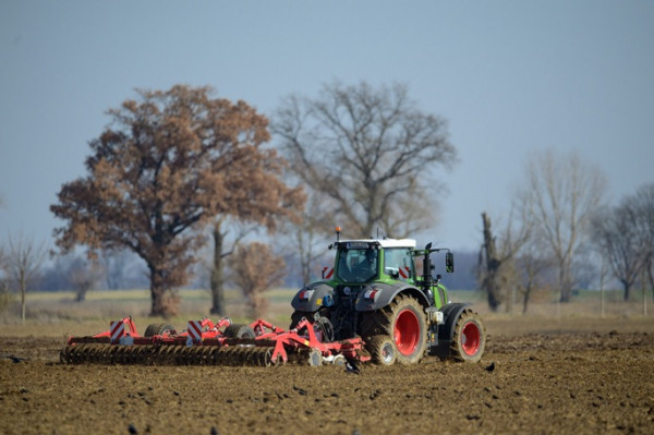 German farmers warn they face financial crisis as fuel costs soar German farmers warn they face financial crisis as fuel costs soar